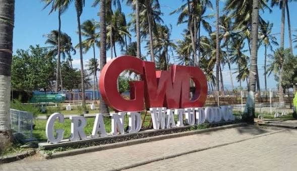 pantai grand watu dodol banyuwangi